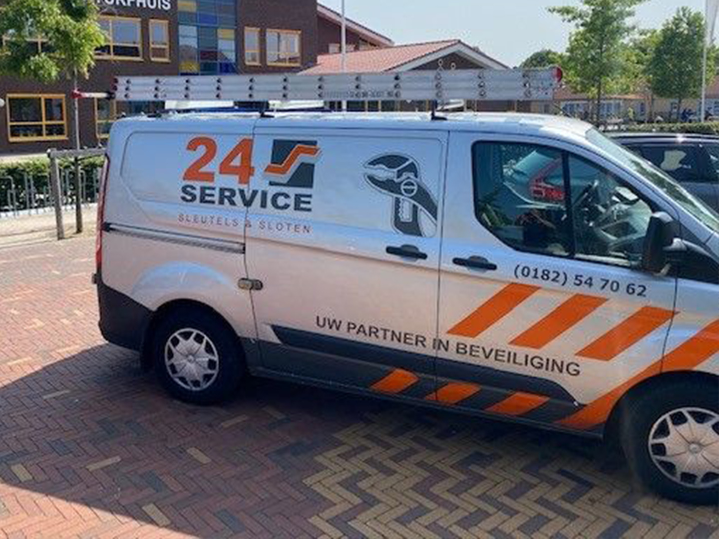 Installatie door 24 service
